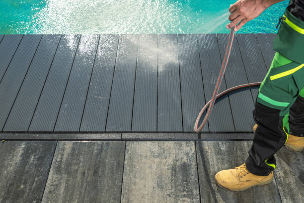 Best Roof Pressure Washing  in Pawcatuck, CT